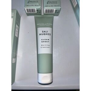 Revolution Skincare Sali Hughes Clean Sheet Morning Cleanser Vegan Gel Milk